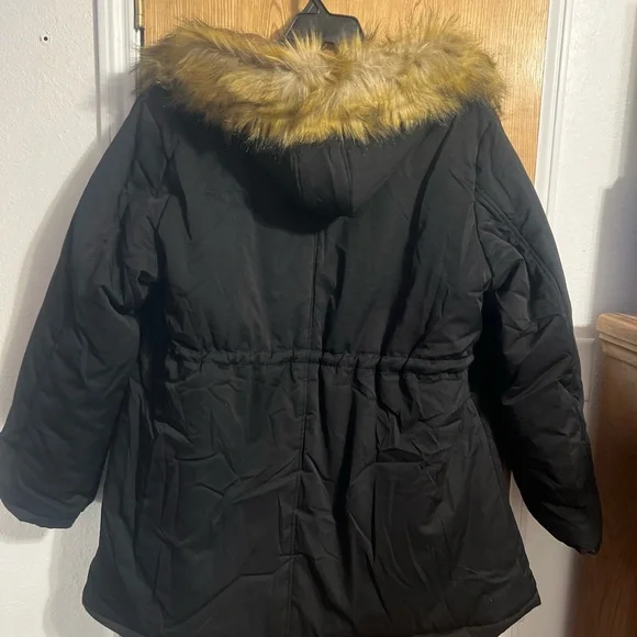 Women's Black Parka with Faux Fur Trim - Picture 4 of 12